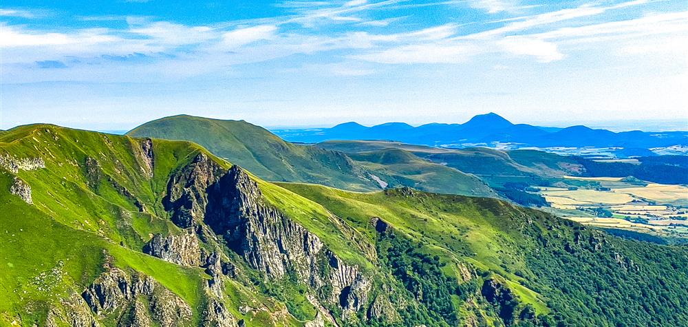 The Chaudefour Valley and a magnificent view of the Chaîne des Puys