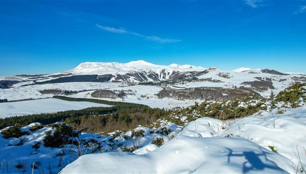 Puy de Montchal, volcano in Besse and Saint Anastaise