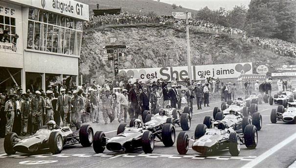 Charade circuit in Auvergne