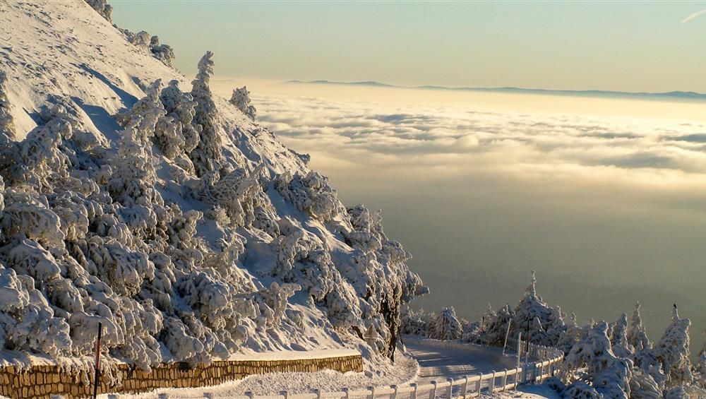 Sea of ​​Clouds at the Summit of Puy de Dôme