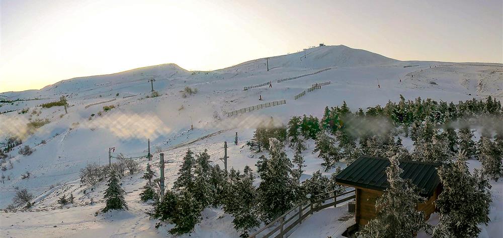 Skiing in Besse and Saint Anastaise