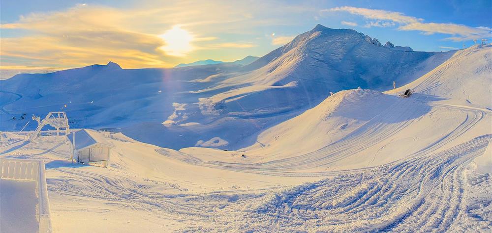 Puy de Sancy, sunrise at the summit