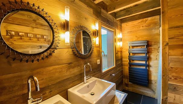 Bathroom in the Anorak Super Besse chalet